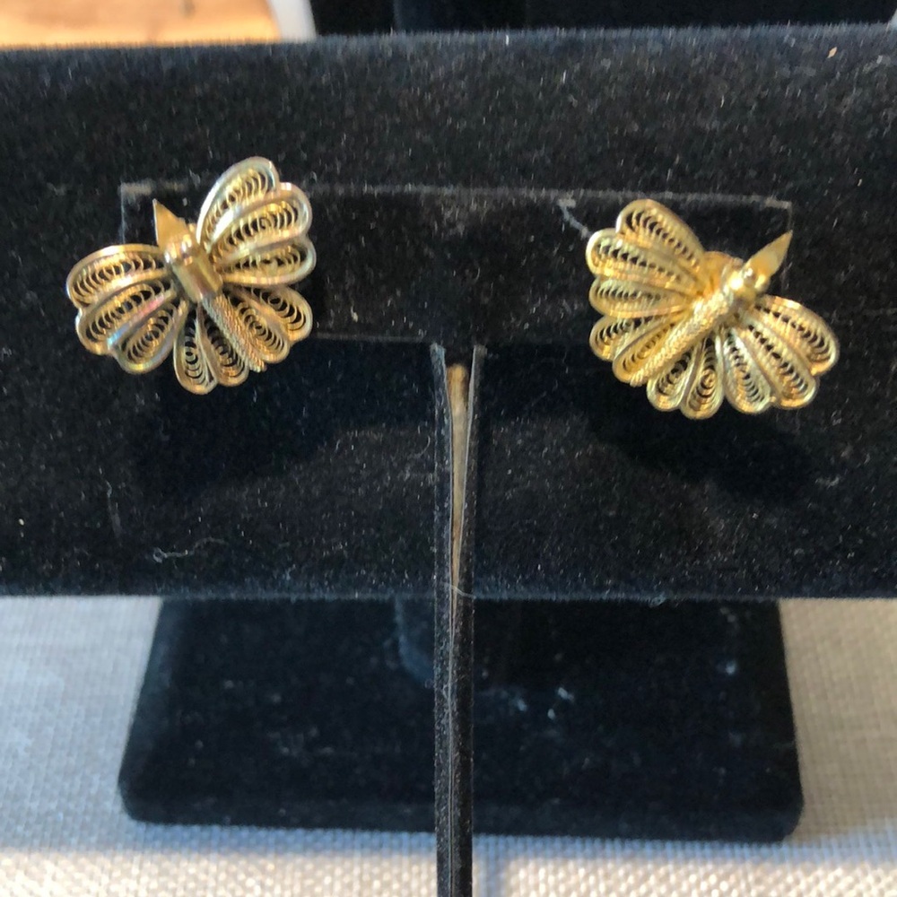 Elegant vintage  Gold Filigree Earrings butterfly pattern